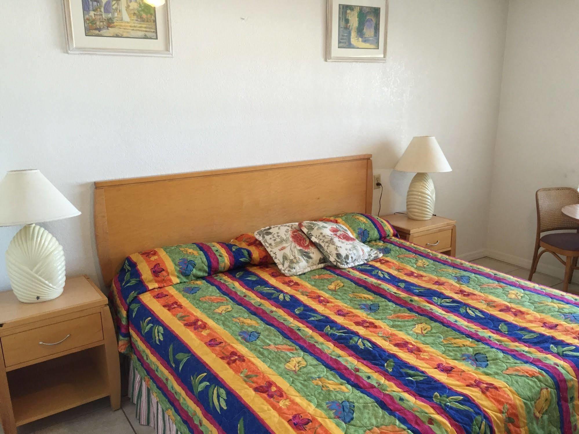 Economy Suites Cypress Gardens Ngoại thất bức ảnh