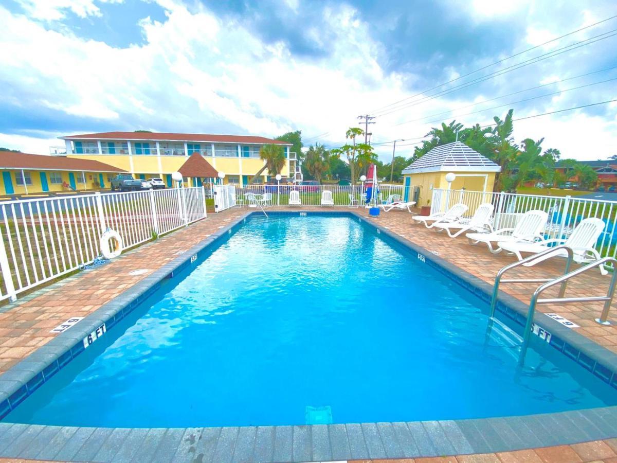 Economy Suites Cypress Gardens Ngoại thất bức ảnh